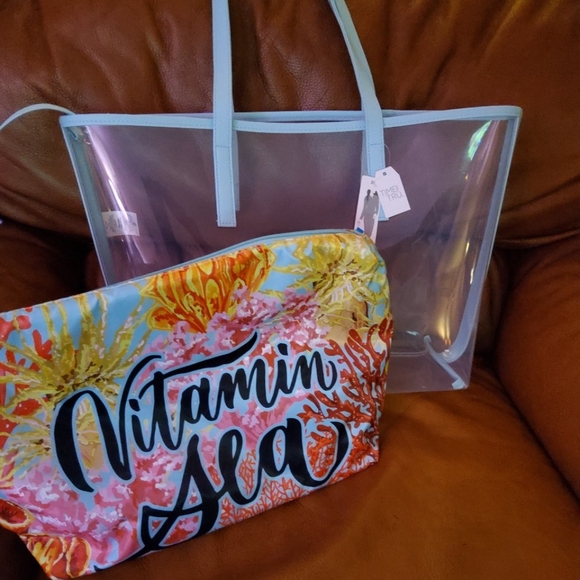 Two beach bags. - Picture 2 of 3